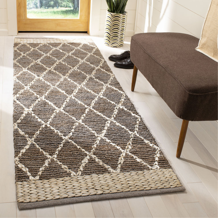 Alfread Natural Fiber Hand Loomed Jute/Cotton Geometric Rug in Natural/Gray