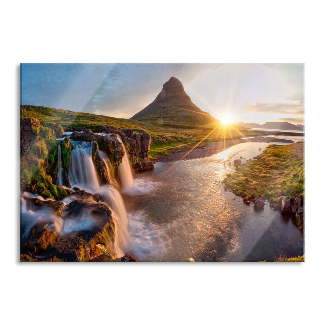 Glasbild Wasserfall in Island bei Sonnenuntergang