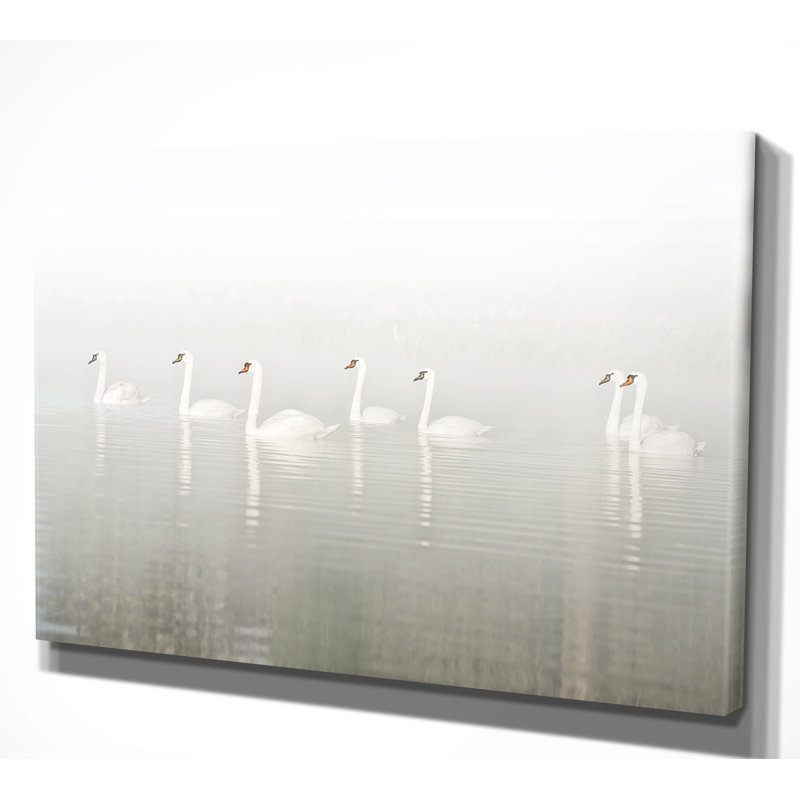 Sept cygnes - reproduction sur toile, H 24 po x l 36 po x P 1,5 po