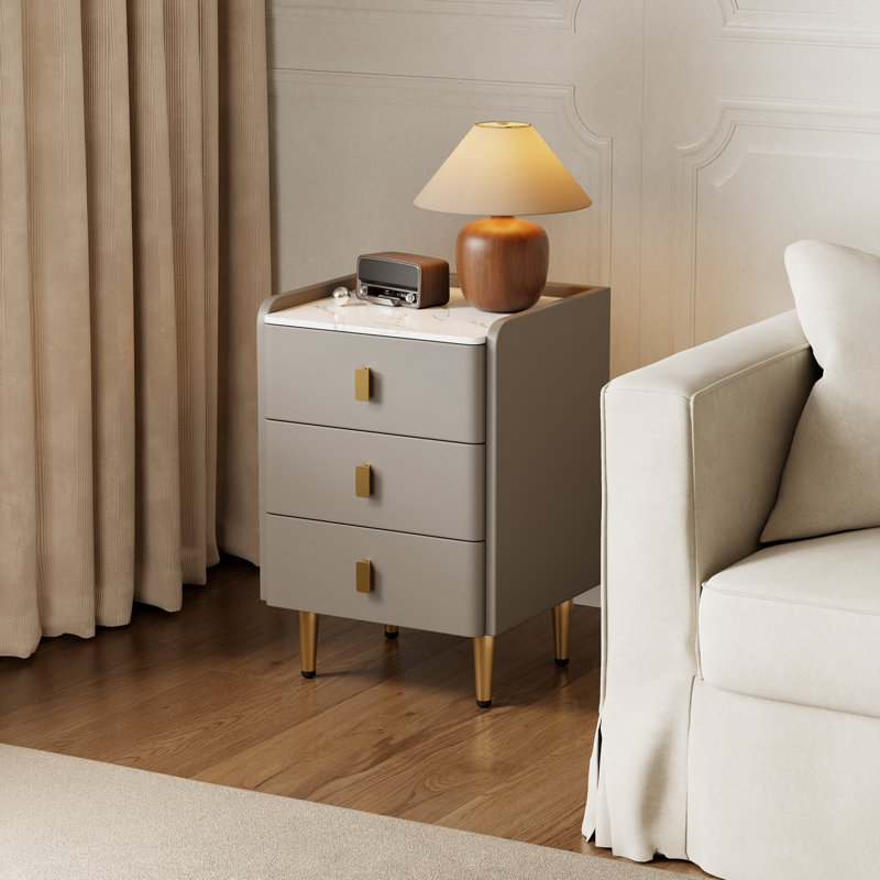 Ensemble de 2 tables de chevet en bois massif avec dessus en marbre et 3 tiroirs Annie, Brun