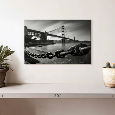 Lilie Golden Gate - monochrome