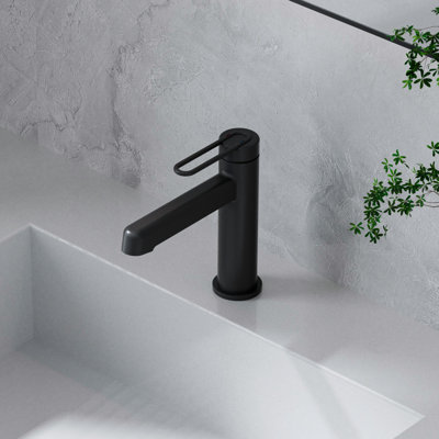 Single Hole Bathroom Faucet with Supply Line