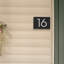 Plaque d’adresse murale sur 1 ligne flottante-41299919-41303815-41299677