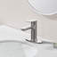 Robinet de salle de bain à poignée simple en nickel brossé avec plateforme pour 1 ou 3 trous, robinet de meuble-lavabo avec deux tuyaux de 9/16 po-117992831