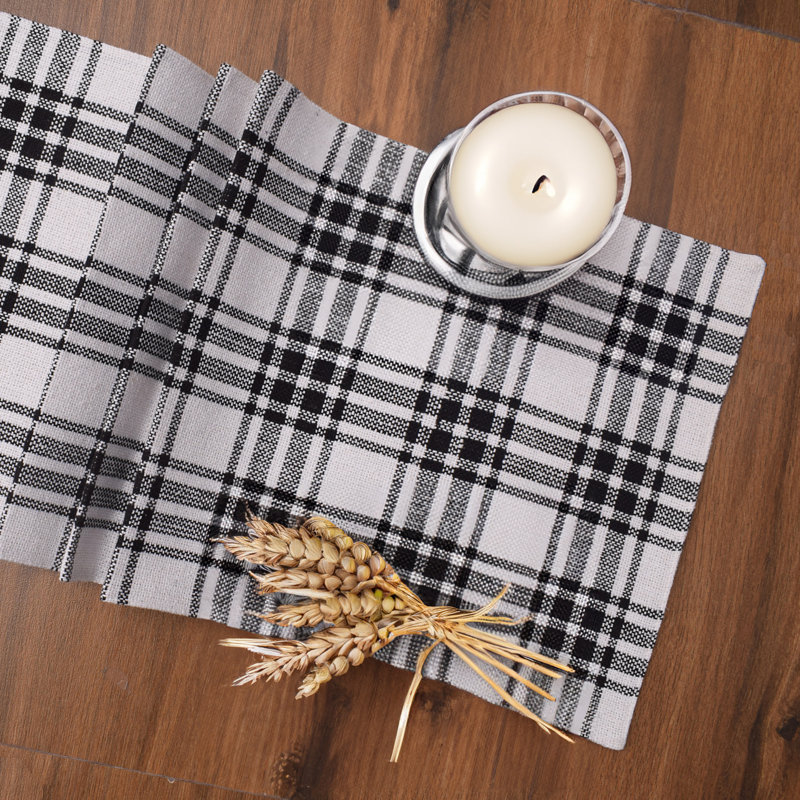 Chemin de table Naszire