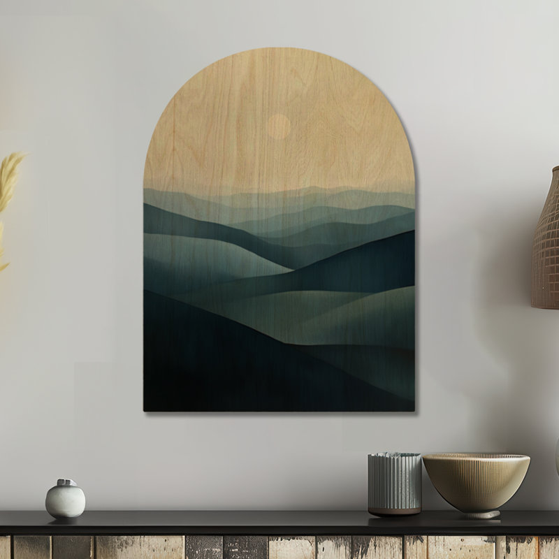Crêtes du soleil pâle I - Tableau mural en bois arqué représentant un paysage abstrait bleu, 32" H x 24" W, Arche