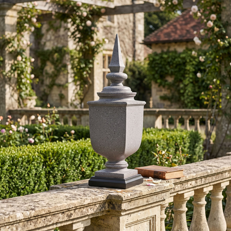 Statue urne carré 5x5x19.5 "Finial