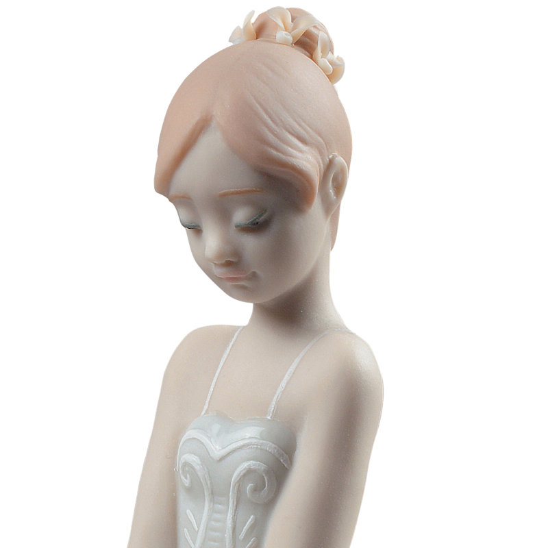 Niña Mi Primera Clase De Ballet Figurine