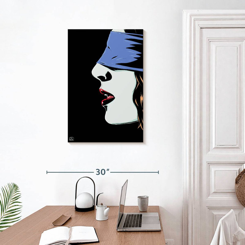 Femme Leisha I, H 30 po x l 20 po