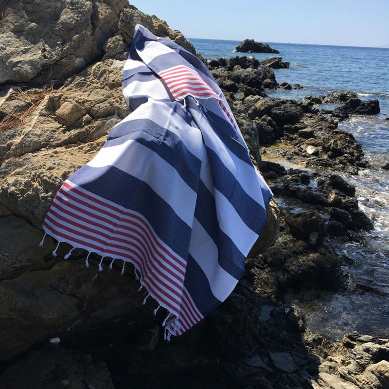 Serviette de plage 100% coton de qualité supérieure, 39,4 x 70,9 pouces | Hautement absorbant, luxueusement doux, 5,5 oz / y² | Lavable à la machine à 86-104 ° F, rayures rouges, bleues et blanches élégantes | Parfait pour la plage, la piscine ou le spa