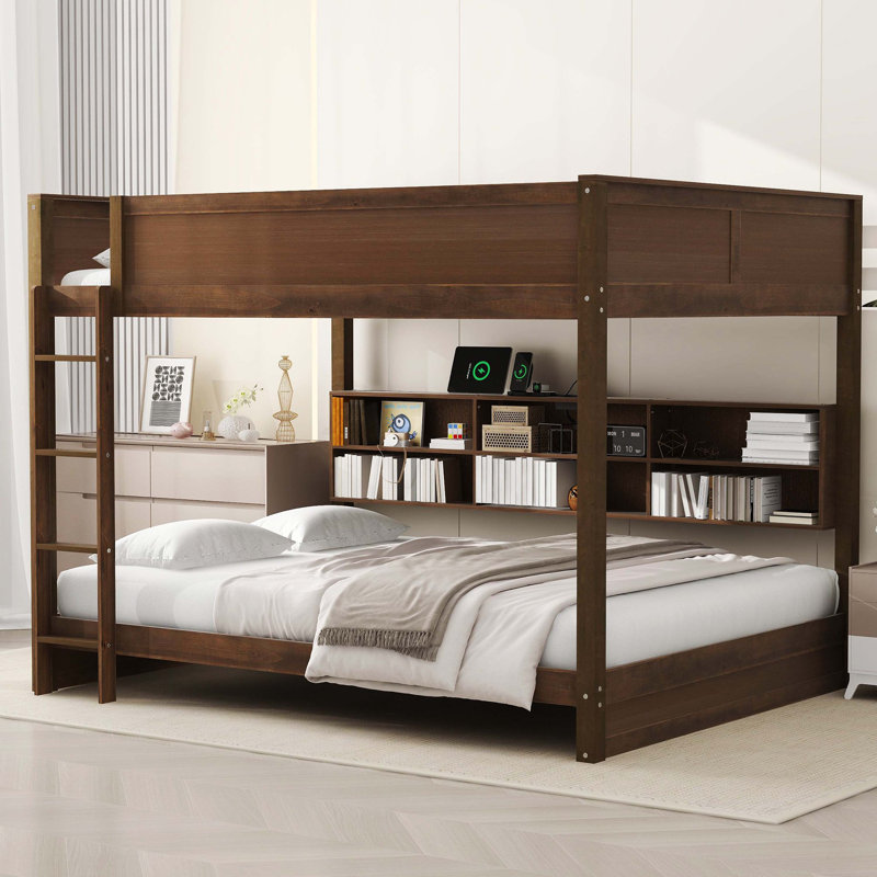 Grand lit superposé grand sur grand avec armoires de rangement intégrées et ports de charge USB pratiques, ton bois antique