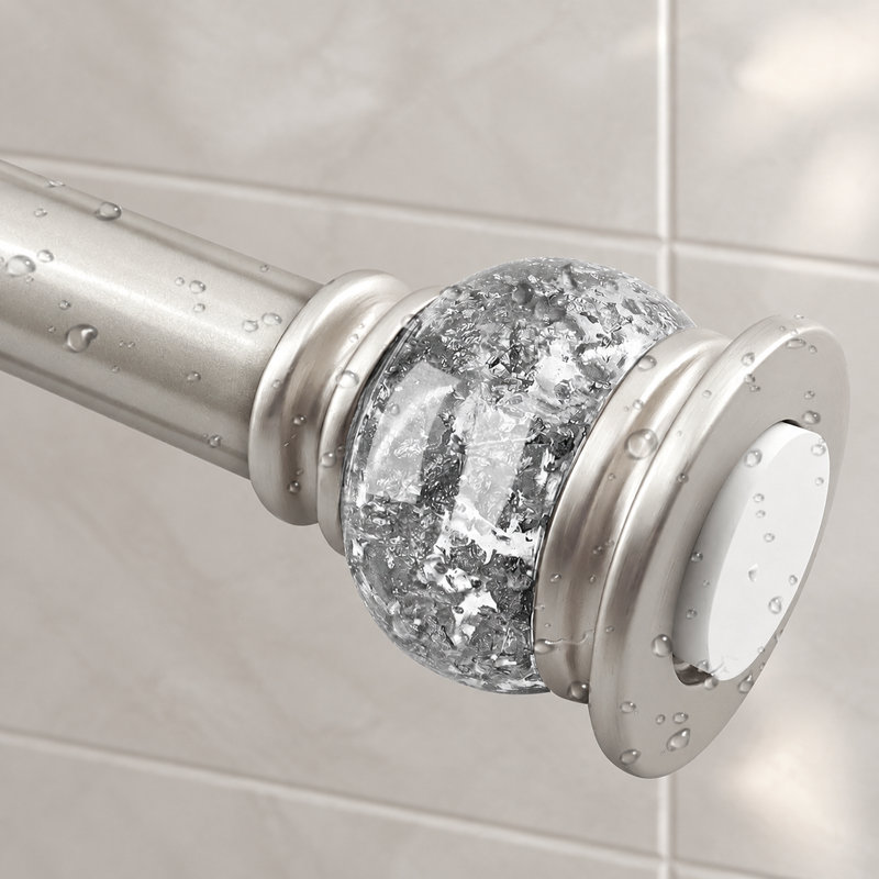 Cette tringle de douche à ressort argentée s'ajuste de 27 à 86 pouces et a un diamètre de 1 pouce; La conception sans perceuse et sans rouille convient aux salles de bain et aux fenêtres.