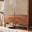 Garde-robe simple en bois massif rétro