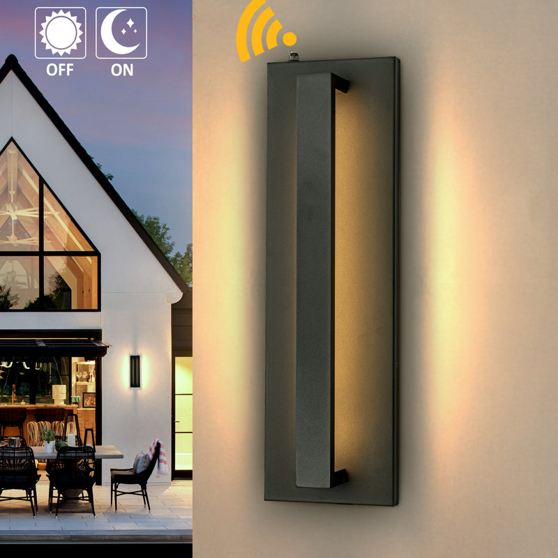 1-light H20 In Minimalist Modern Linear 23w Integrated Led  Outdoor Wall Sconce With Dusk To Dawn Sensor In Matte Black For Porch Patio