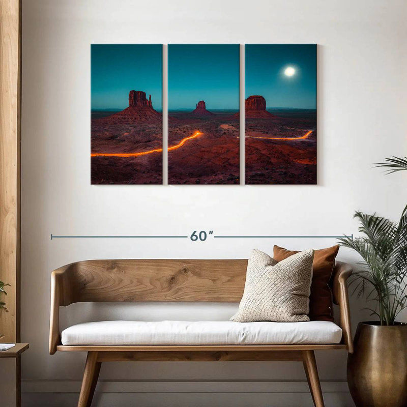 Lune d'Alvord au-dessus de Monument Valley, H 28 po x l 45 po