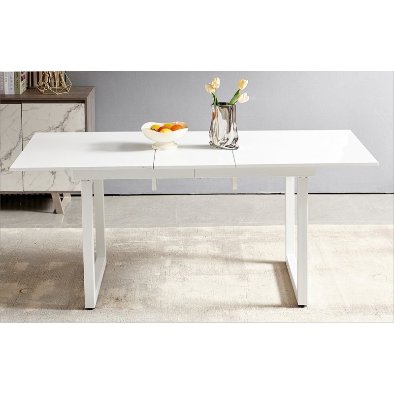 Table de salle à manger extensible de couleur blanche avec pieds en métal et table de cuisine moderne