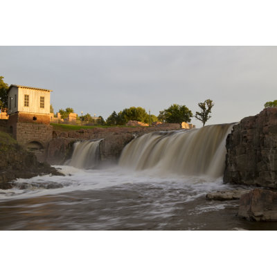 " Sioux Falls Waterfall "