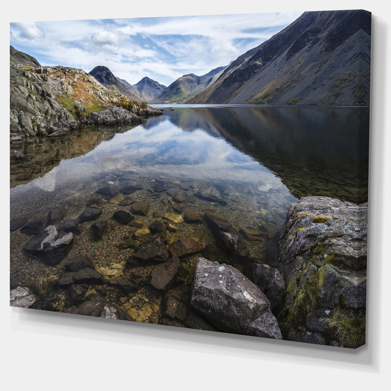 «Wast Water with Reflection in Lake» - Photographie sur toile tendue, H 20 po x l 40 po x P 1po, Toile tendue