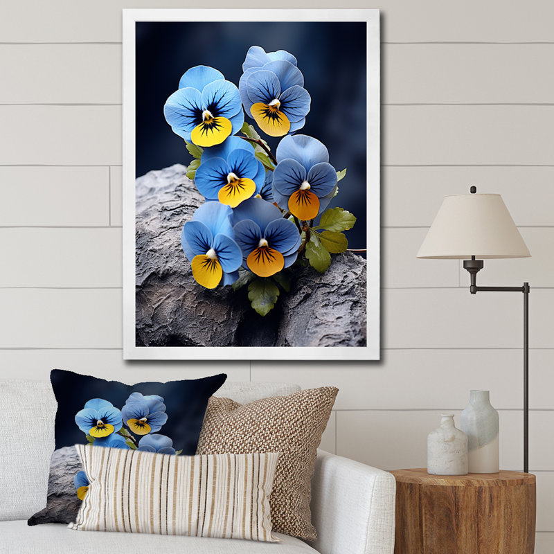 «Blue Blue Pansies», photo vibrante sur toile, Cadre photo blanc, H 32 po x l 16 po x P 1 po