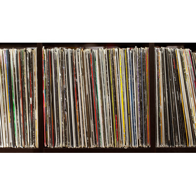 Disques de disques, disques vinyles, collection de vinyles, collection de disques sur tablette, rétro