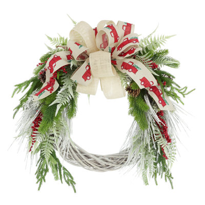 Couronne de Noël 28 po avec baies, fougères et arcs
