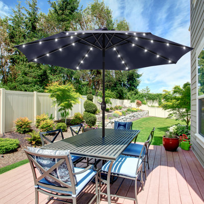 Parasol d'extérieur à DEL 9 pi Mirela pour terrasse, bord de piscine et patio Mirela