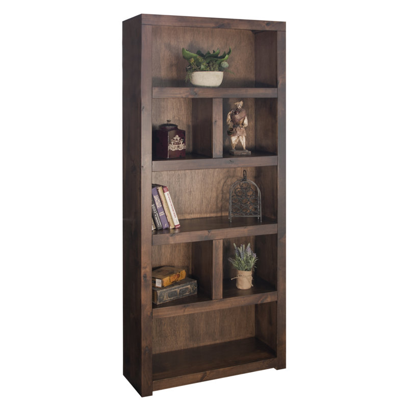 Superbe bibliothèque en bois au charme rustique et au rangement spacieux, parfaite pour exposer vos objets précieux.