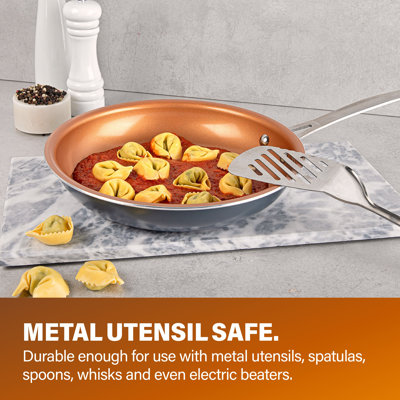 Batterie de cuisine antiadhésive avec ustensiles 15 pièces Gotham Steel
