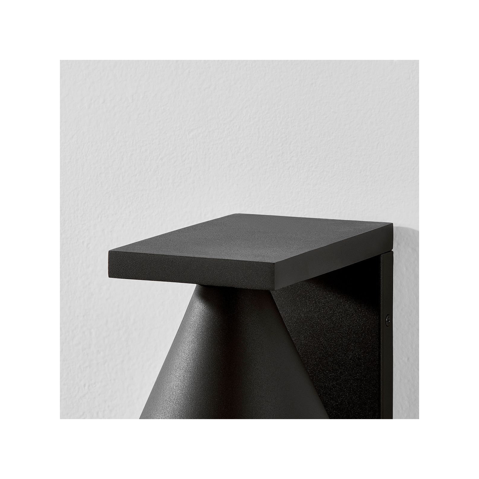 Sean 1 Light Wall Sconce, 8.75" H x 7" W x 7" D
