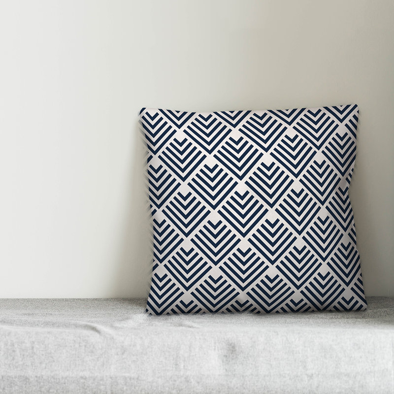  Coussin Geometric Arrow, 18 po x 18 po, Bleu marine, Polyester / bourre en polyester