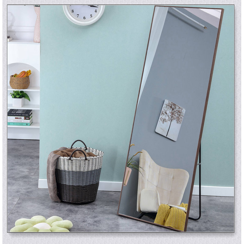 Miroir pleine grandeur propre et magnifique
