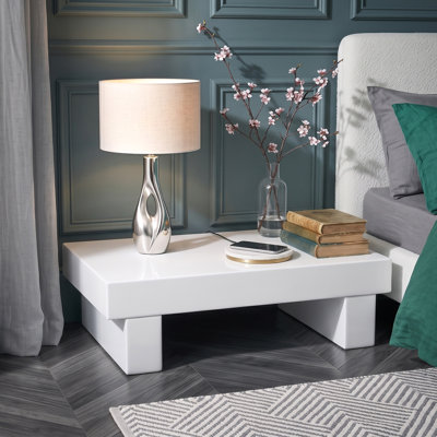 Alei Guglielma Low Profile Nightstand with USB Port