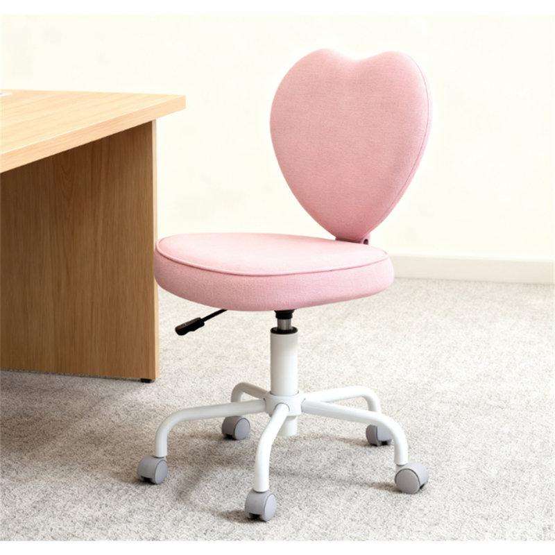 Chaise de bureau rose en forme de cœur