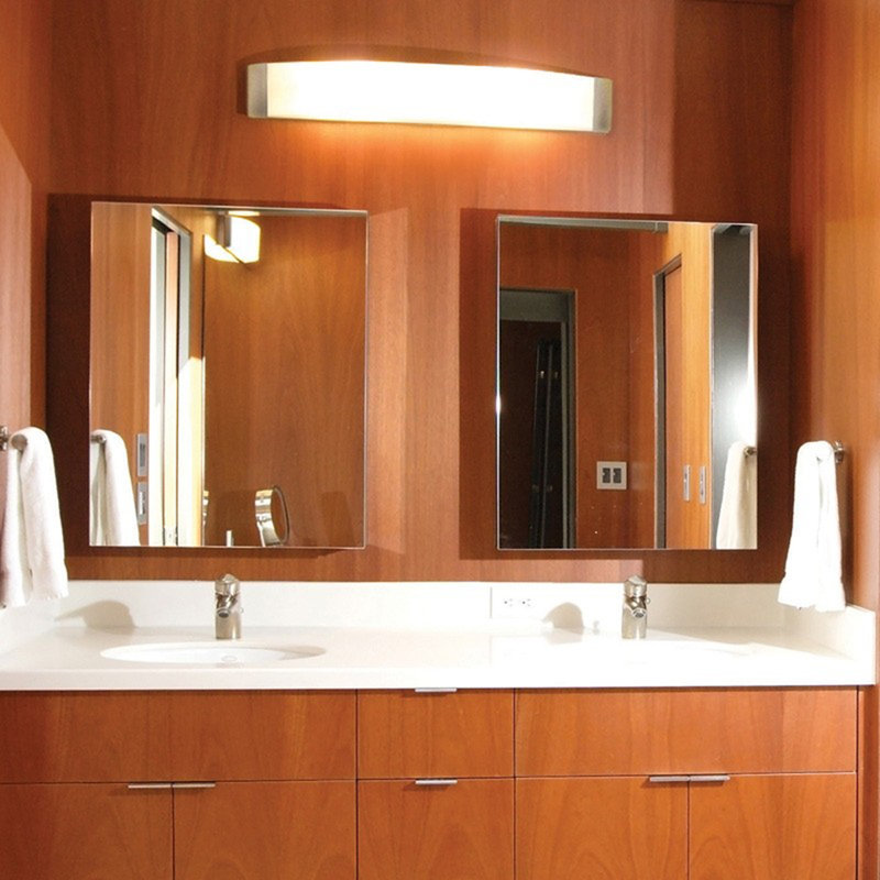 Barre d'éclairage de salle de bain 1 lumière DEL Giovante, Nickel satiné