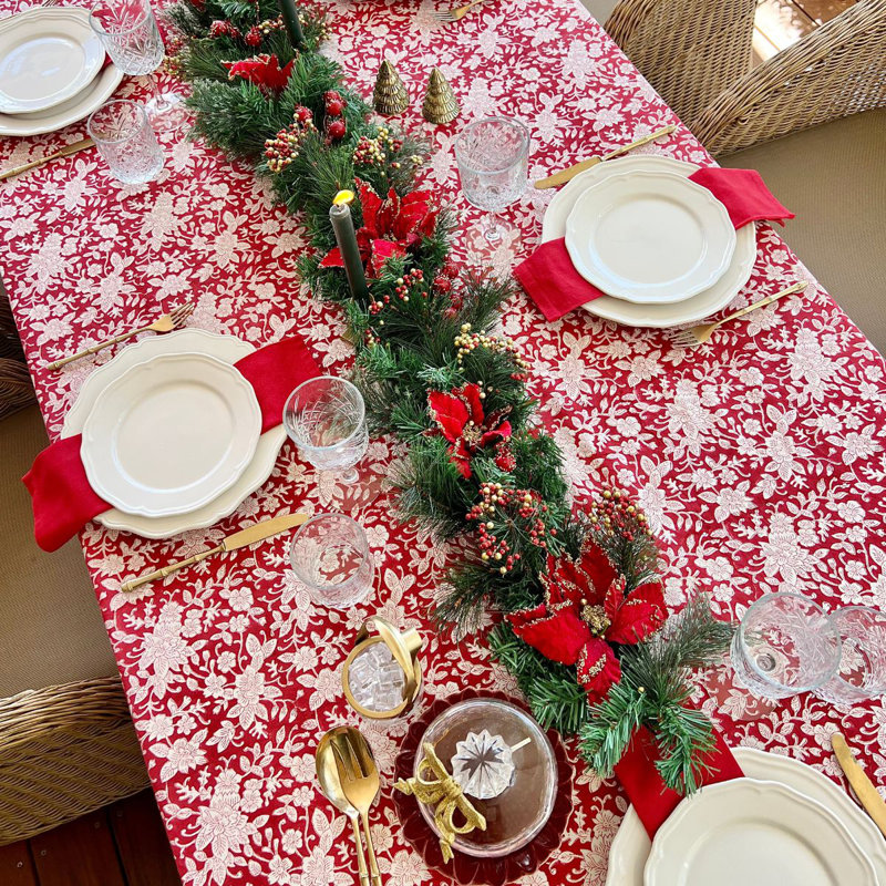 Carmen Red And White Tablecloth, 60" D x 90" L