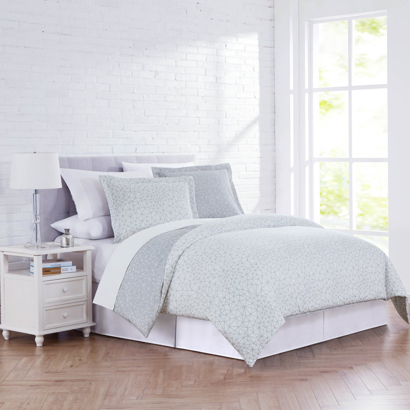 Southshore Fine Linens Geometric Maze Reversible Duvet Cover Set in Blue, 100 GSM Double-Brushed Microfiber Geometric Bedding with Zipper Closure and Corner Ties, 1 Duvet Cover and 2 King Pillow Shams, King / California King