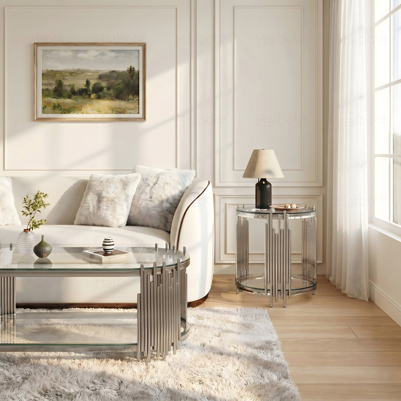 Ensemble de table basse et de table d'appoint de luxe, 2 tables gigognes ovales en verre avec tiges verticales en métal rythmiques, finition chrome poli pour le bureau du salon