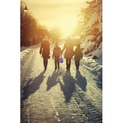 «Family Going To Have Some Winter Fun» par Imgorthand