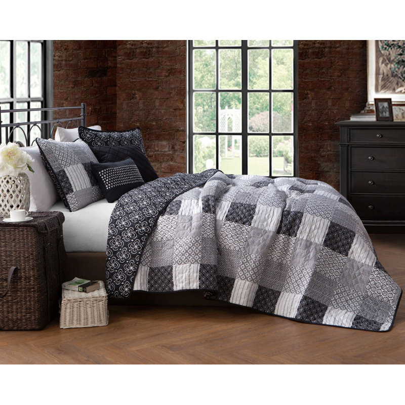 Dark Blue Twin Reversible Microfiber Quilt Set