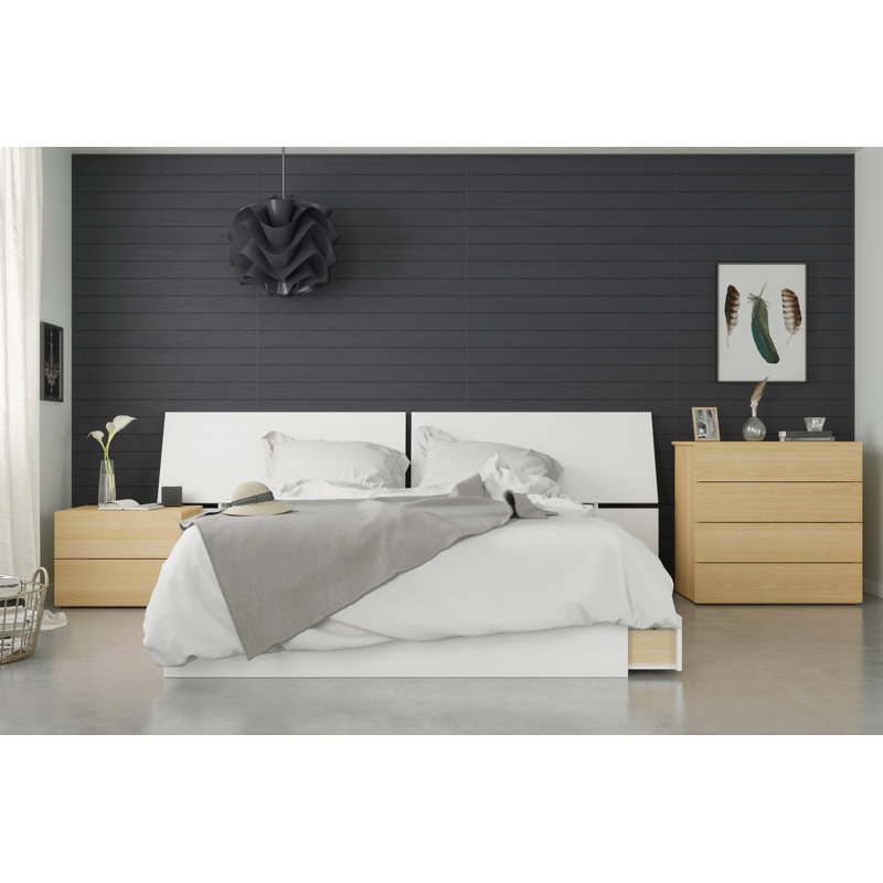 Ensemble de chambre à coucher avec lit plateforme Layden, Grand, Trois pièces (lit, table de chevet et commode)