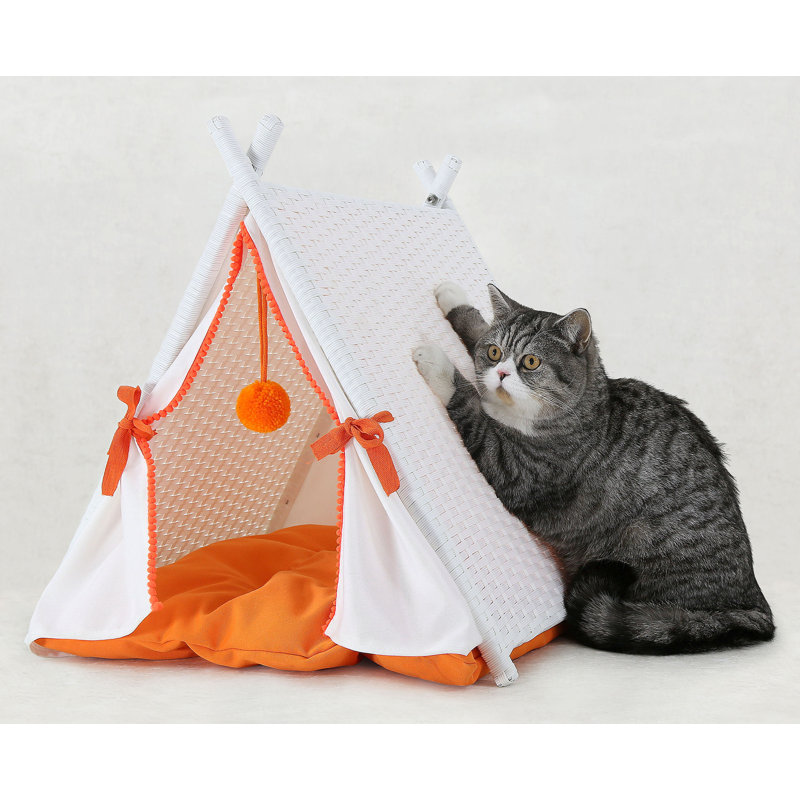 Maison de chat d'extérieur en osier Helgeson, Blanc / orange