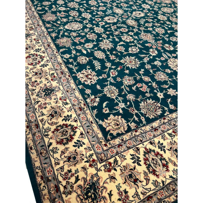 Floral Area Rug in Green