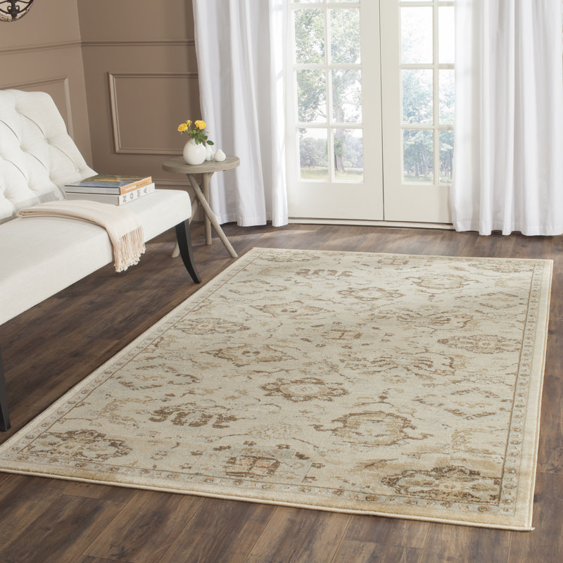 Tapis à motif floral McCabe, Rectangle 5 pi 1 po x 7 pi 7 po