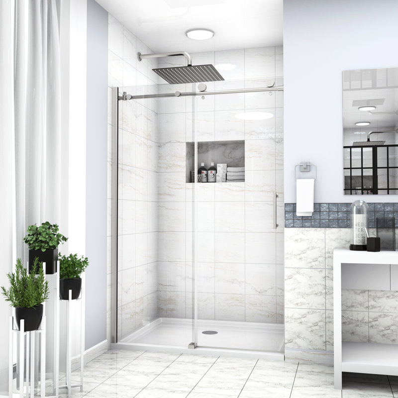 Cabine de douche coulissante simple 48 po x 76 po. Verre trempé de 8 mm. Cadre et poignée en acier inoxydable. Convient à tous les thèmes de salle de bain. Porte en verre transparent de l 48 po x H 76 po de qualité professionnelle. Rouille