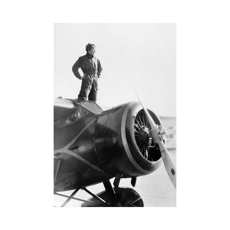 «Amelia Earhart (1897-1937)», reproduction de photo, Toile tendue, H 12 po x l 8 po x P 0,75 po