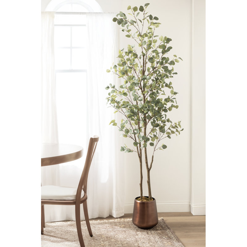 Faux eucalyptus Eudora avec pot de fleurs en métal Portell, H 94,49 po x l 31,5 po x P 27,56 po , Brun