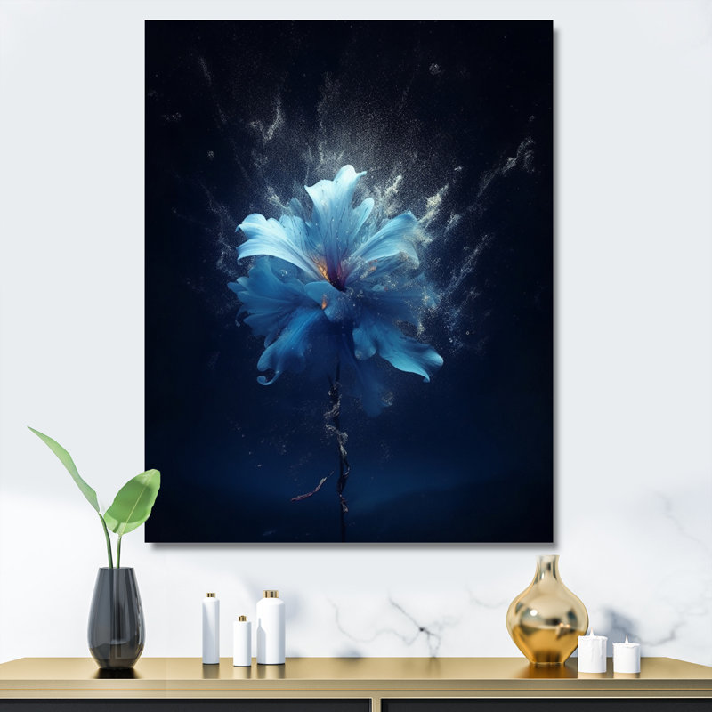 Amaryllis, fleur bleue abstraite sur toile, Toile tendue, H 32 po x l 16 po x P 1 po