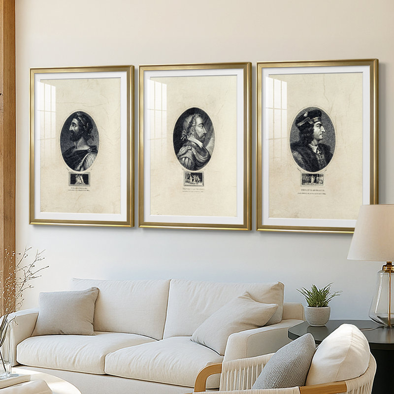 Royal Portraits I - Impression personnalisée de qualité supérieure avec passe-partout - 3 pièces, H 21 po x l 30 po, Doré