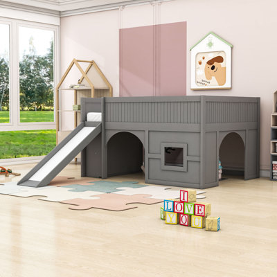 Lit mezzanine double en bois pleine grandeur avec tablettes de rangement et glissade