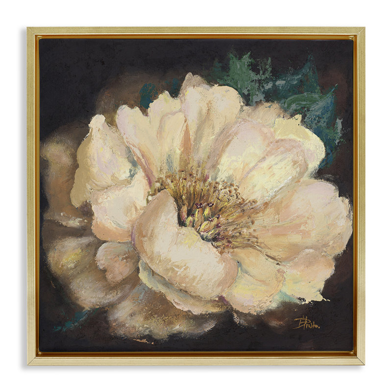 «Blooming White Magnolia», art mural encadré par Patricia Pinto, Cadre flottant métallique doré, H 18 po x l 18 po